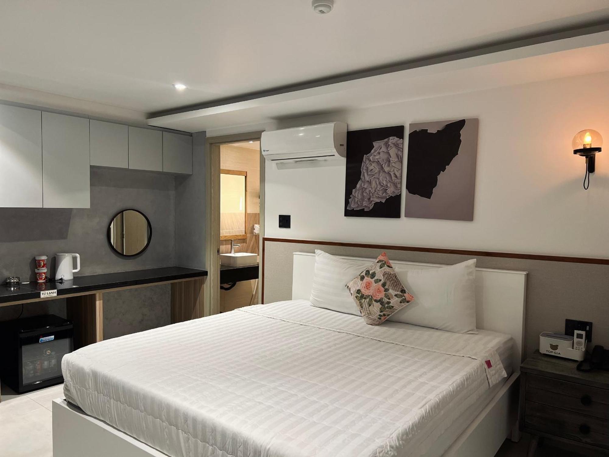 Dong Nhu 2 Hotel *